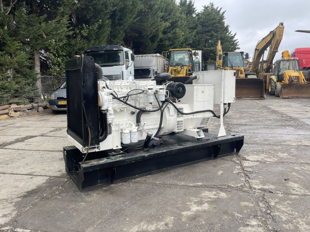 Perkins 100 KVA Generator 3 Phase Perkins 100 KVA Generator 3 Phase - Generator electric: Foto 4 Perkins 100 KVA Generator 3 Phase Perkins 100 KVA Generator 3 Phase - Generator electric: Foto 4