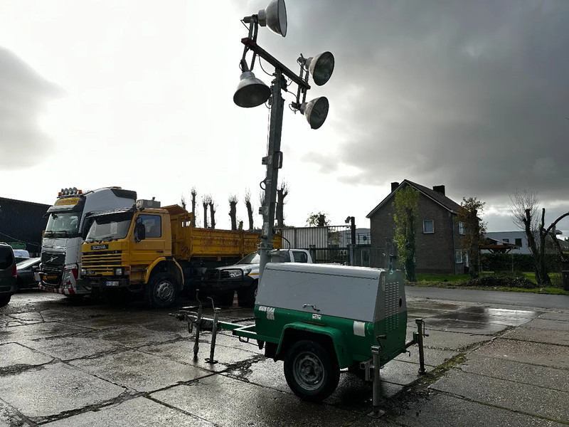 Terex AL4050 Towerlight 4X1000 Watt Lights - Turnul de iluminat: Foto 4 Terex AL4050 Towerlight 4X1000 Watt Lights - Turnul de iluminat: Foto 4