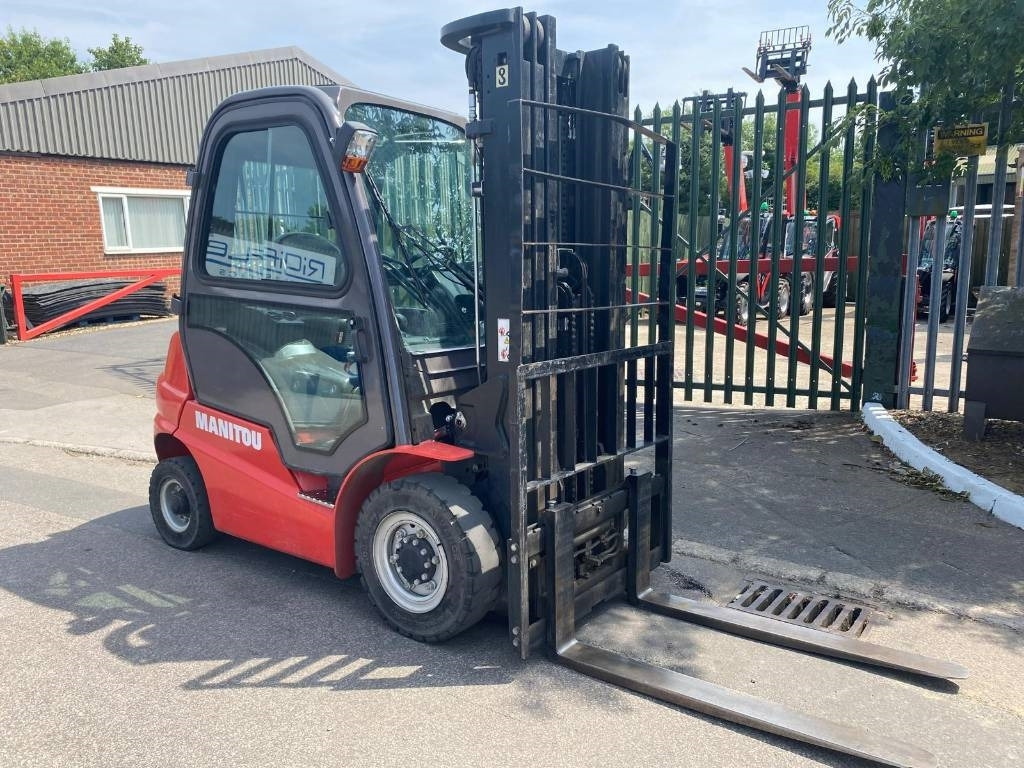 Manitou Mi25D - Stivuitor diesel: Foto 2 Manitou Mi25D - Stivuitor diesel: Foto 2