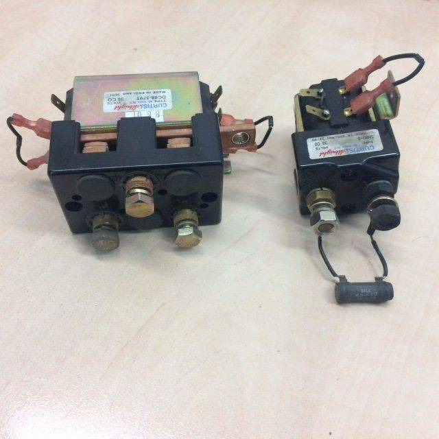 2X Contactors for Scrubber vacuum cleaner Nilfisk BR 850 - Sistem electric pentru Echipament curățenie: Foto 1 2X Contactors for Scrubber vacuum cleaner Nilfisk BR 850 - Sistem electric pentru Echipament curățenie: Foto 1