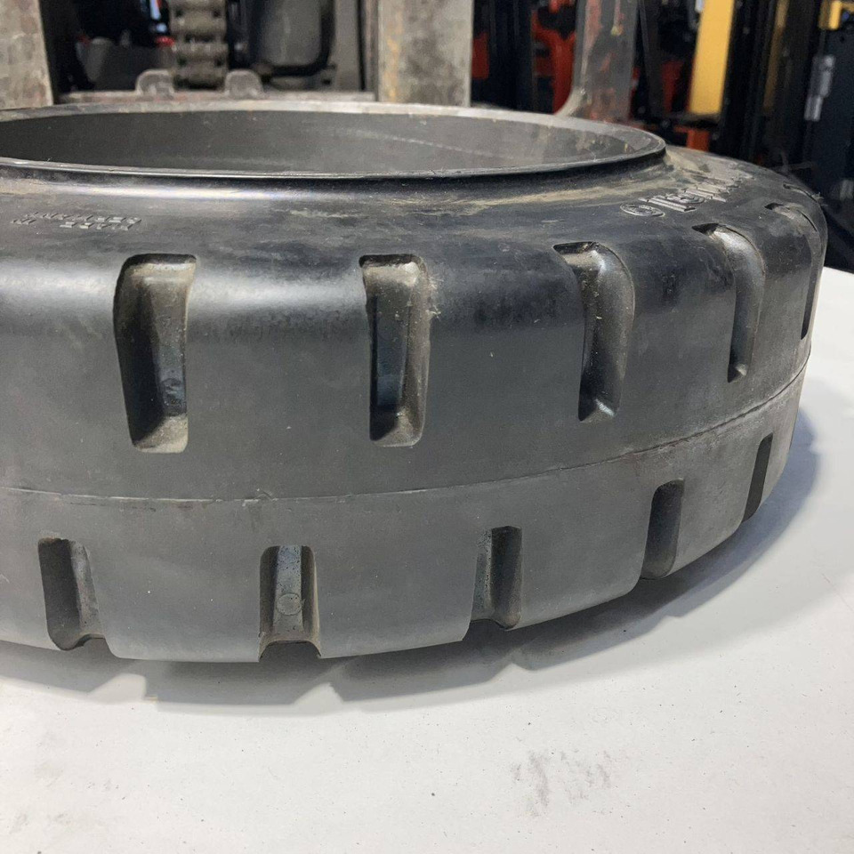 2X Continental 16x5x10 1/2 tyres - Anvelopă pentru Stivuitor: Foto 3 2X Continental 16x5x10 1/2 tyres - Anvelopă pentru Stivuitor: Foto 3