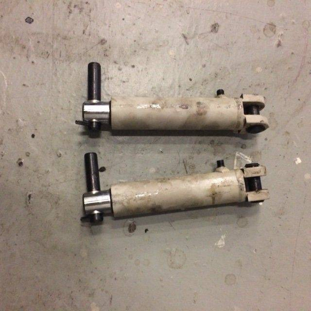 2X Lift cylinder for Linde N20V, Series 132, 1111 - Cilindru hidraulic pentru Stivuitor: Foto 1 2X Lift cylinder for Linde N20V, Series 132, 1111 - Cilindru hidraulic pentru Stivuitor: Foto 1