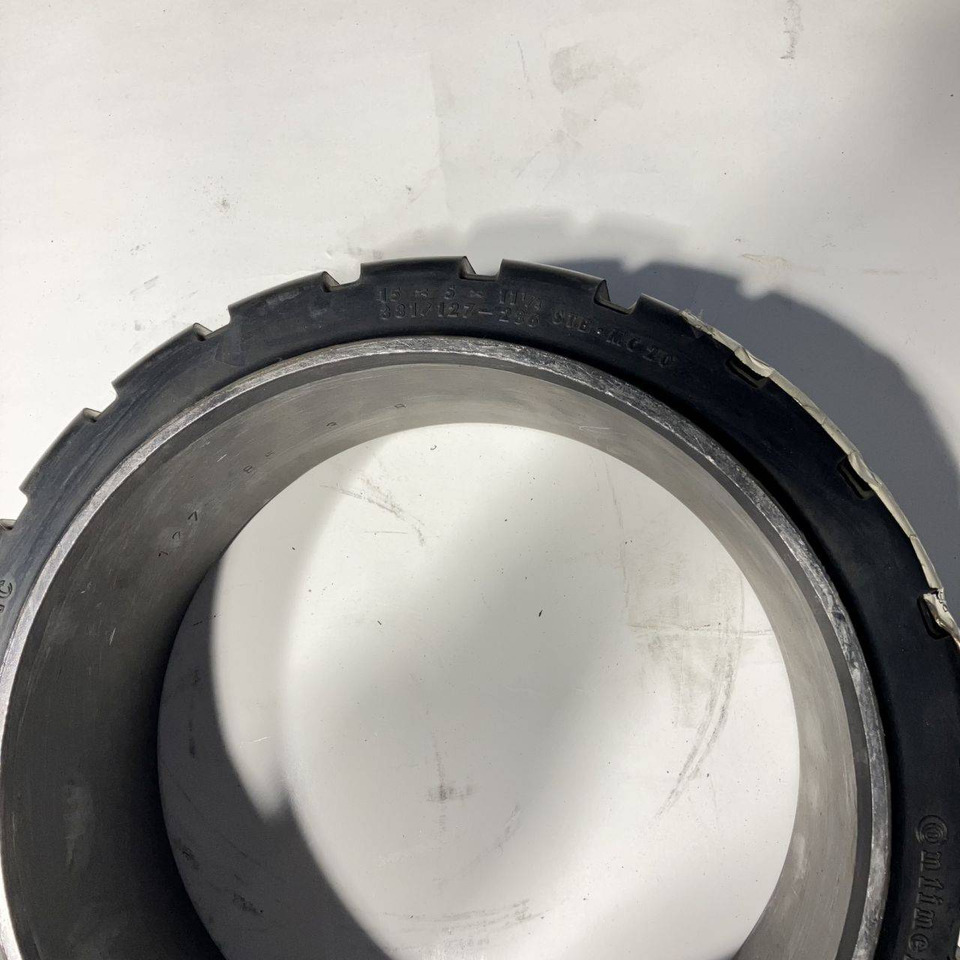 2x continental 15x5x11 1/4 tyres - Anvelopă pentru Stivuitor: Foto 2 2x continental 15x5x11 1/4 tyres - Anvelopă pentru Stivuitor: Foto 2