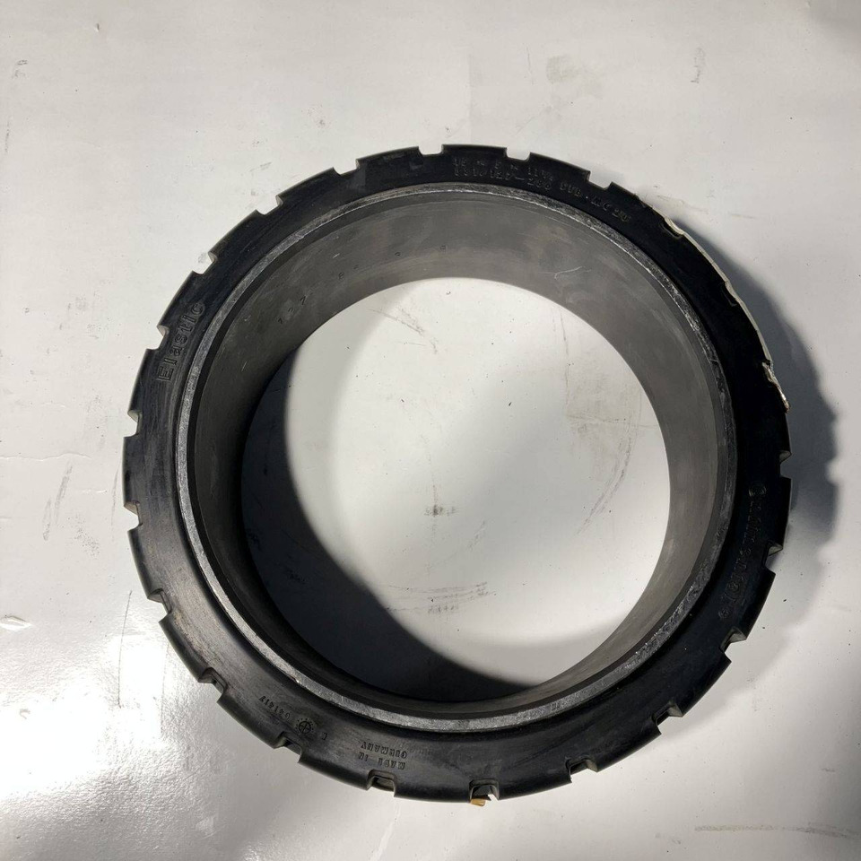 2x continental 15x5x11 1/4 tyres - Anvelopă pentru Stivuitor: Foto 3 2x continental 15x5x11 1/4 tyres - Anvelopă pentru Stivuitor: Foto 3