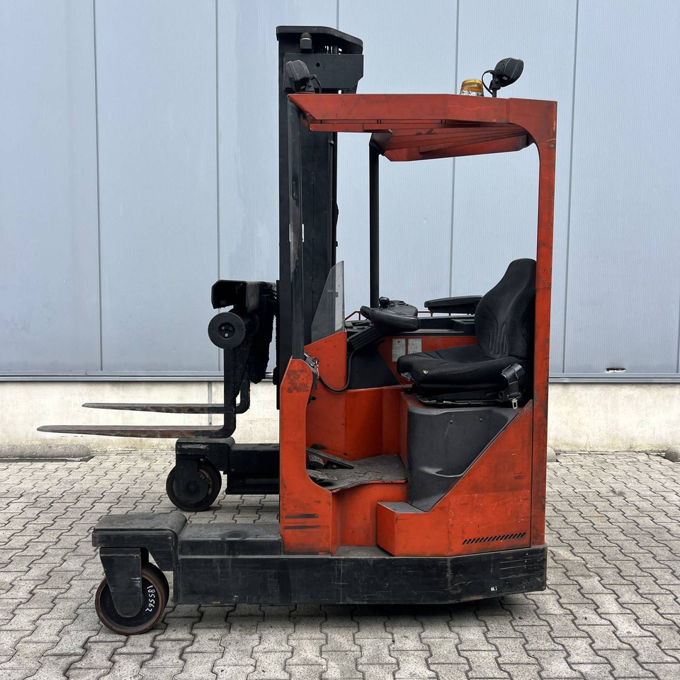 BT FR2.7 - Stivuitor cu catarg retractabil, cu schimbare rapidă de direcţie: Foto 2 BT FR2.7 - Stivuitor cu catarg retractabil, cu schimbare rapidă de direcţie: Foto 2