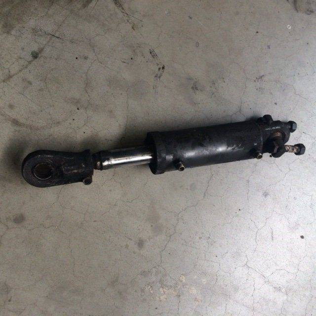 Cylinder Tilt for Linde E30, Series 336-03 - Cilindru hidraulic pentru Stivuitor: Foto 2 Cylinder Tilt for Linde E30, Series 336-03 - Cilindru hidraulic pentru Stivuitor: Foto 2