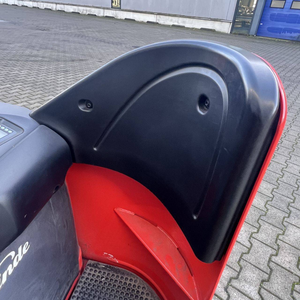 Linde D14SP (133) - Transpalet la mare înălţime: Foto 4 Linde D14SP (133) - Transpalet la mare înălţime: Foto 4