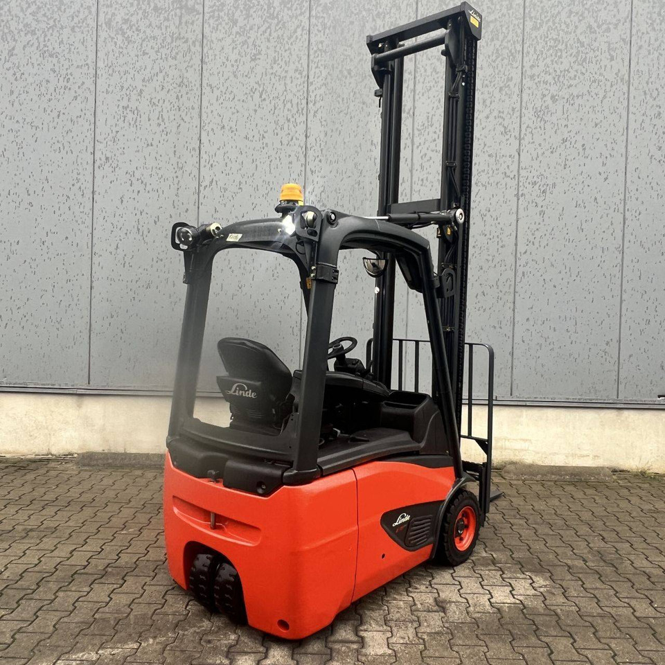 Linde E15 (386-02) EVO - Electrostivuitor: Foto 2 Linde E15 (386-02) EVO - Electrostivuitor: Foto 2