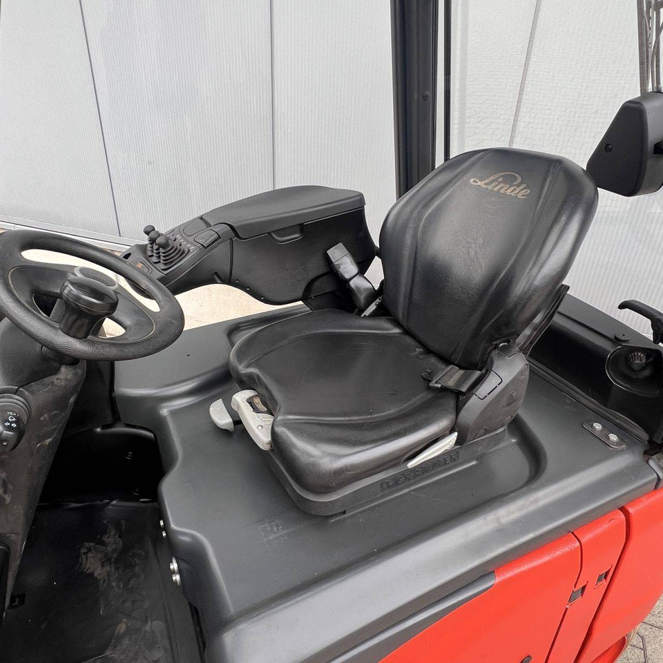 Linde E20PH (386-02) EVO - Electrostivuitor: Foto 5 Linde E20PH (386-02) EVO - Electrostivuitor: Foto 5