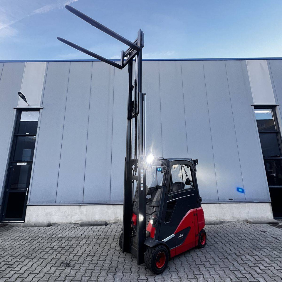 Leasing de Linde E20PH (386-02) EVO Linde E20PH (386-02) EVO: Foto 18 Leasing de Linde E20PH (386-02) EVO Linde E20PH (386-02) EVO: Foto 18