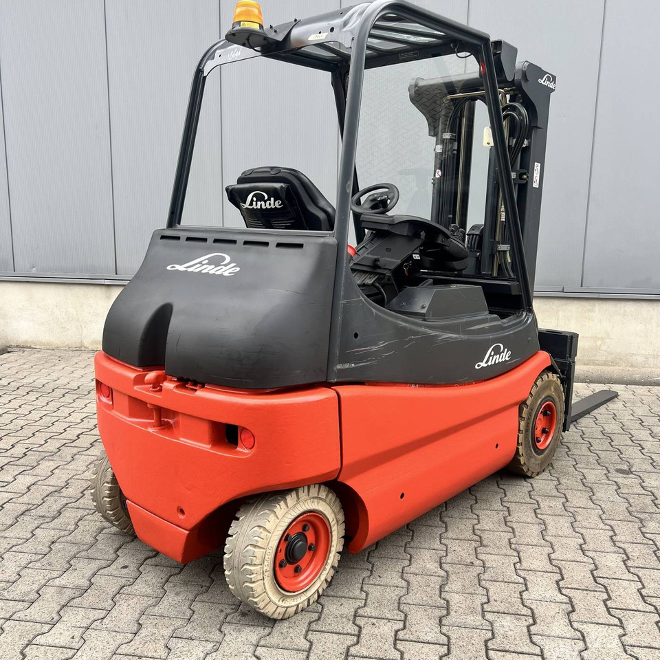 Linde E25 (336-02) - Electrostivuitor: Foto 2 Linde E25 (336-02) - Electrostivuitor: Foto 2