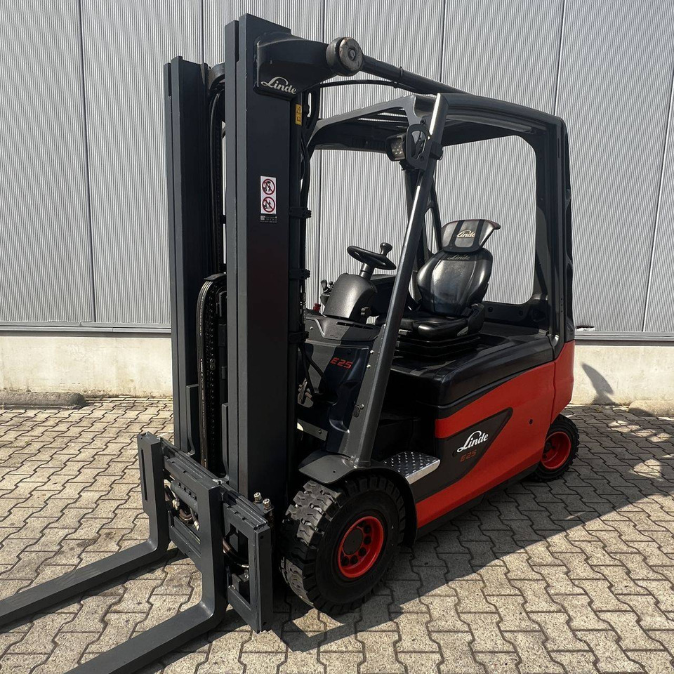 Linde E25L (387) - Electrostivuitor: Foto 1 Linde E25L (387) - Electrostivuitor: Foto 1