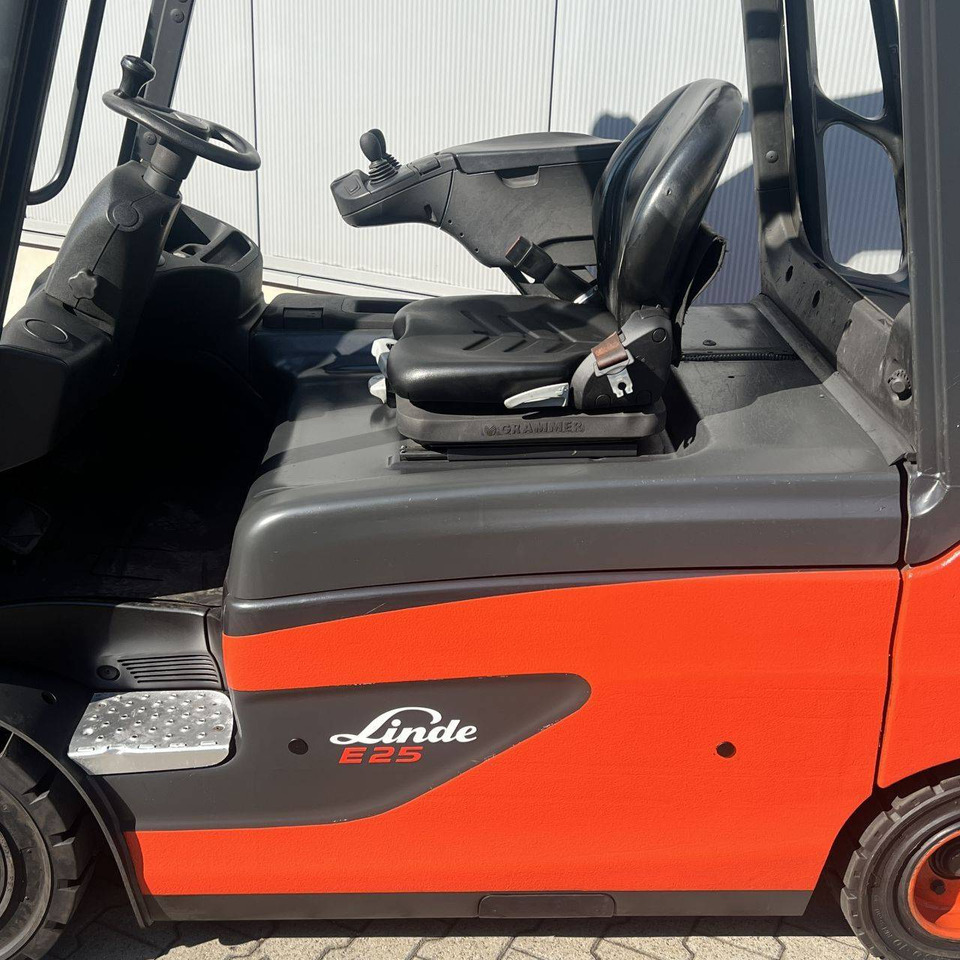 Linde E25L (387) - Electrostivuitor: Foto 5 Linde E25L (387) - Electrostivuitor: Foto 5
