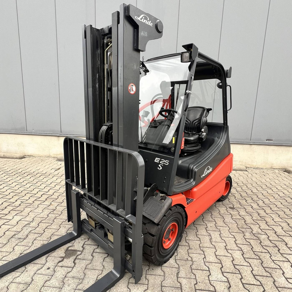 Linde E25S (336-03) - Electrostivuitor: Foto 1 Linde E25S (336-03) - Electrostivuitor: Foto 1