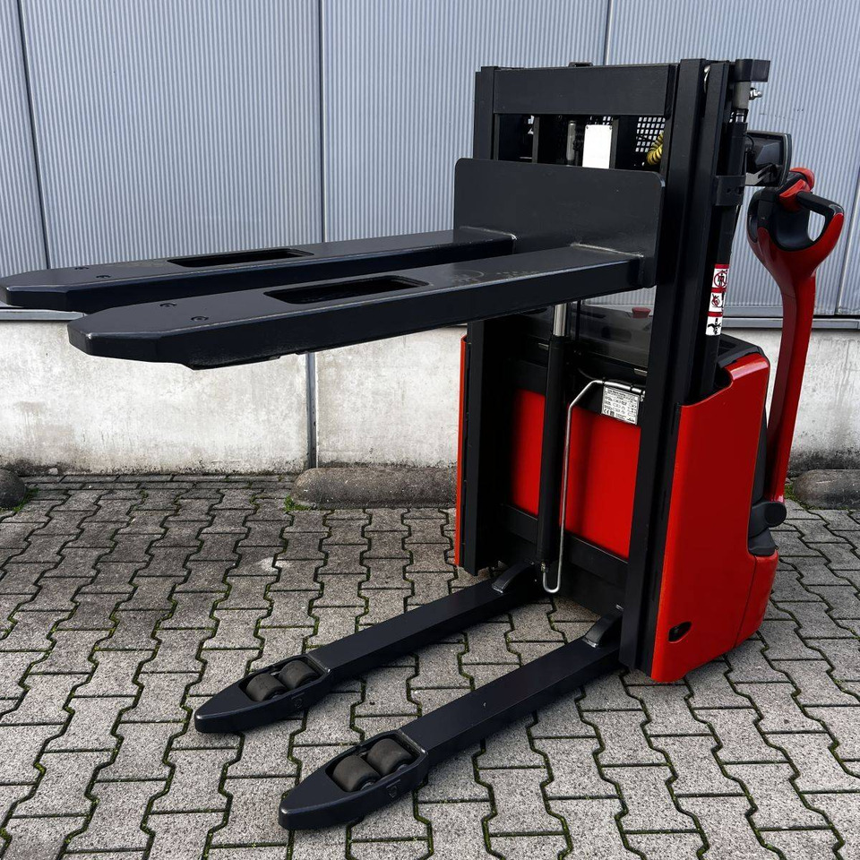 Linde L12 (1172) - Transpalet la mare înălţime: Foto 5 Linde L12 (1172) - Transpalet la mare înălţime: Foto 5