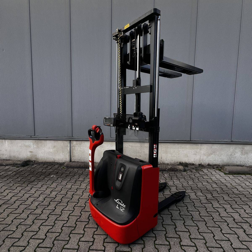 Linde L12 (1172) - Transpalet la mare înălţime: Foto 2 Linde L12 (1172) - Transpalet la mare înălţime: Foto 2