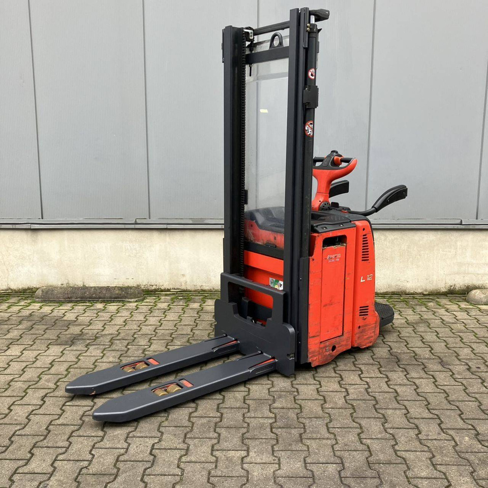 Linde L12AP (133) - Transpalet la mare înălţime: Foto 3 Linde L12AP (133) - Transpalet la mare înălţime: Foto 3