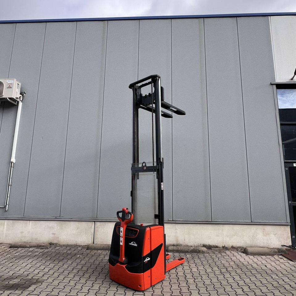 Linde L14 (1173) - Transpalet la mare înălţime: Foto 5 Linde L14 (1173) - Transpalet la mare înălţime: Foto 5