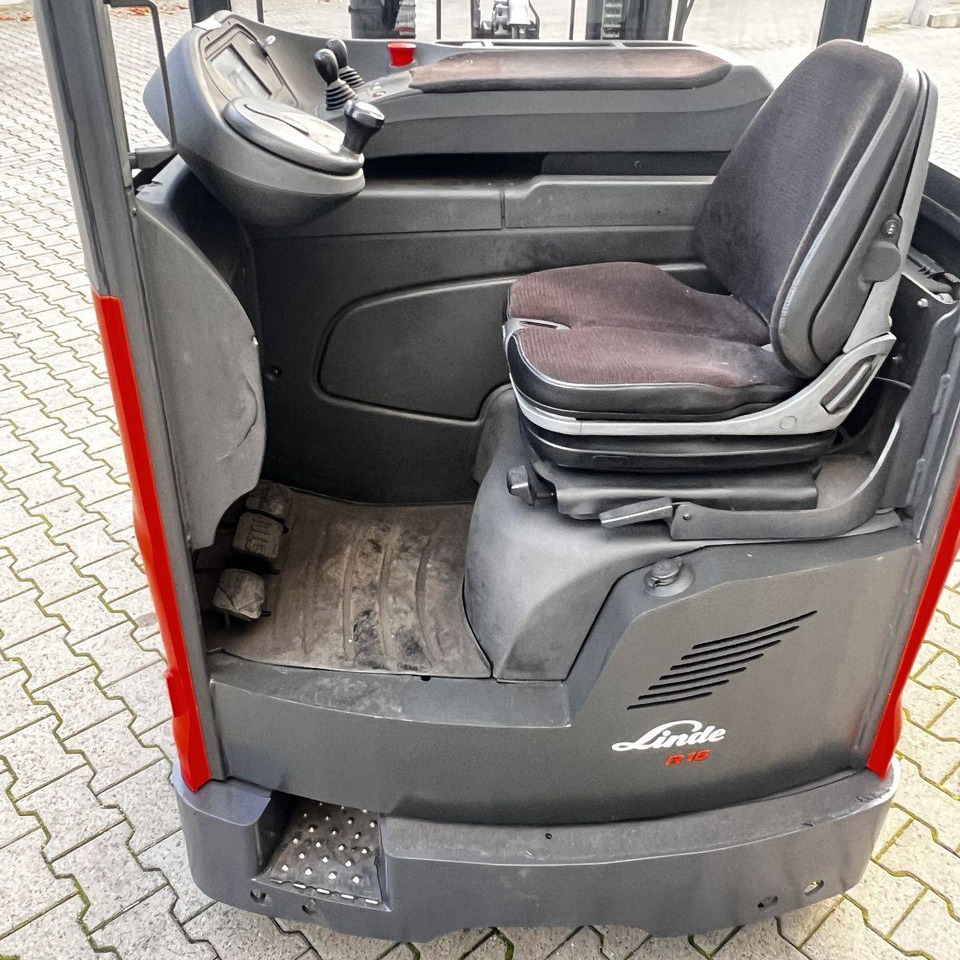 Linde R16G (1120) - Stivuitor cu catarg retractabil: Foto 4 Linde R16G (1120) - Stivuitor cu catarg retractabil: Foto 4