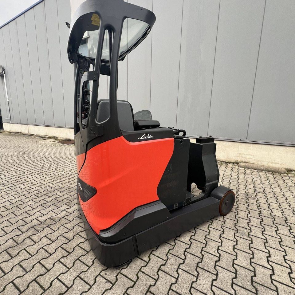 Linde R20W (1120) - Stivuitor cu catarg retractabil: Foto 2 Linde R20W (1120) - Stivuitor cu catarg retractabil: Foto 2