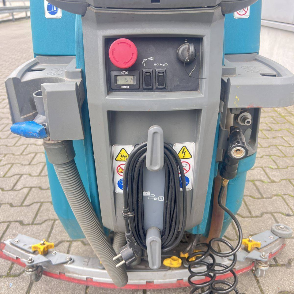 Tennant T500 - Mașină de spălat pardoseli: Foto 4 Tennant T500 - Mașină de spălat pardoseli: Foto 4