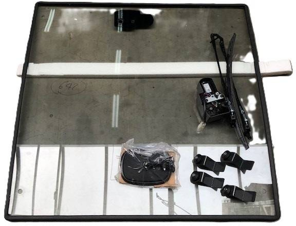 Window Front for Caterpillar - Fereastră și piese pentru Stivuitor: Foto 1 Window Front for Caterpillar - Fereastră și piese pentru Stivuitor: Foto 1