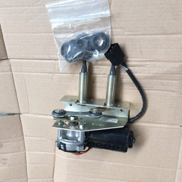 Wiper Motor 99W 12V for Caterpillar / Mitsubishi - Cabină și interior pentru Stivuitor: Foto 2 Wiper Motor 99W 12V for Caterpillar / Mitsubishi - Cabină și interior pentru Stivuitor: Foto 2