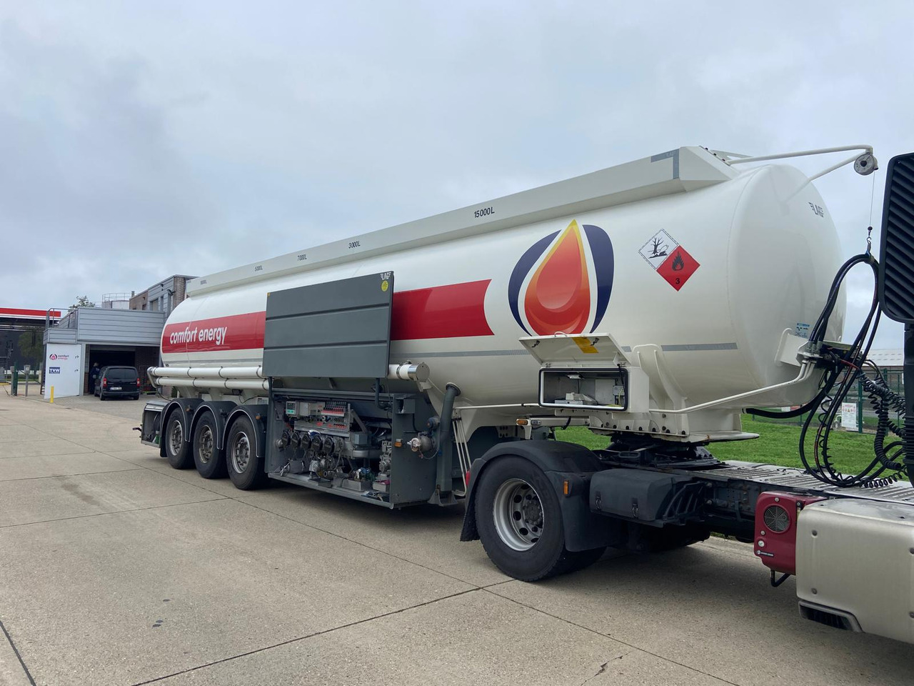 LAG - Semiremorcă cisternă: Foto 1 LAG - Semiremorcă cisternă: Foto 1