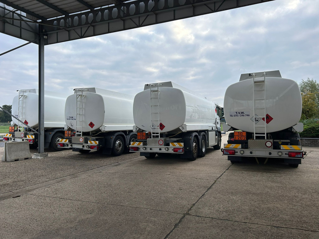 MAN TGS (lot of 4) - Camion cisternă: Foto 4 MAN TGS (lot of 4) - Camion cisternă: Foto 4