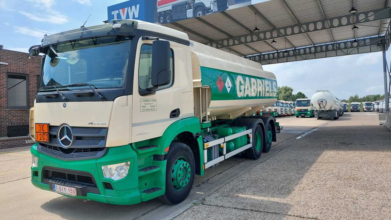 MERCEDES ANTOS - Camion cisternă: Foto 1 MERCEDES ANTOS - Camion cisternă: Foto 1