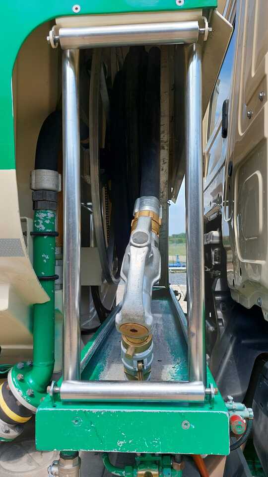 MERCEDES ANTOS - Camion cisternă: Foto 3 MERCEDES ANTOS - Camion cisternă: Foto 3