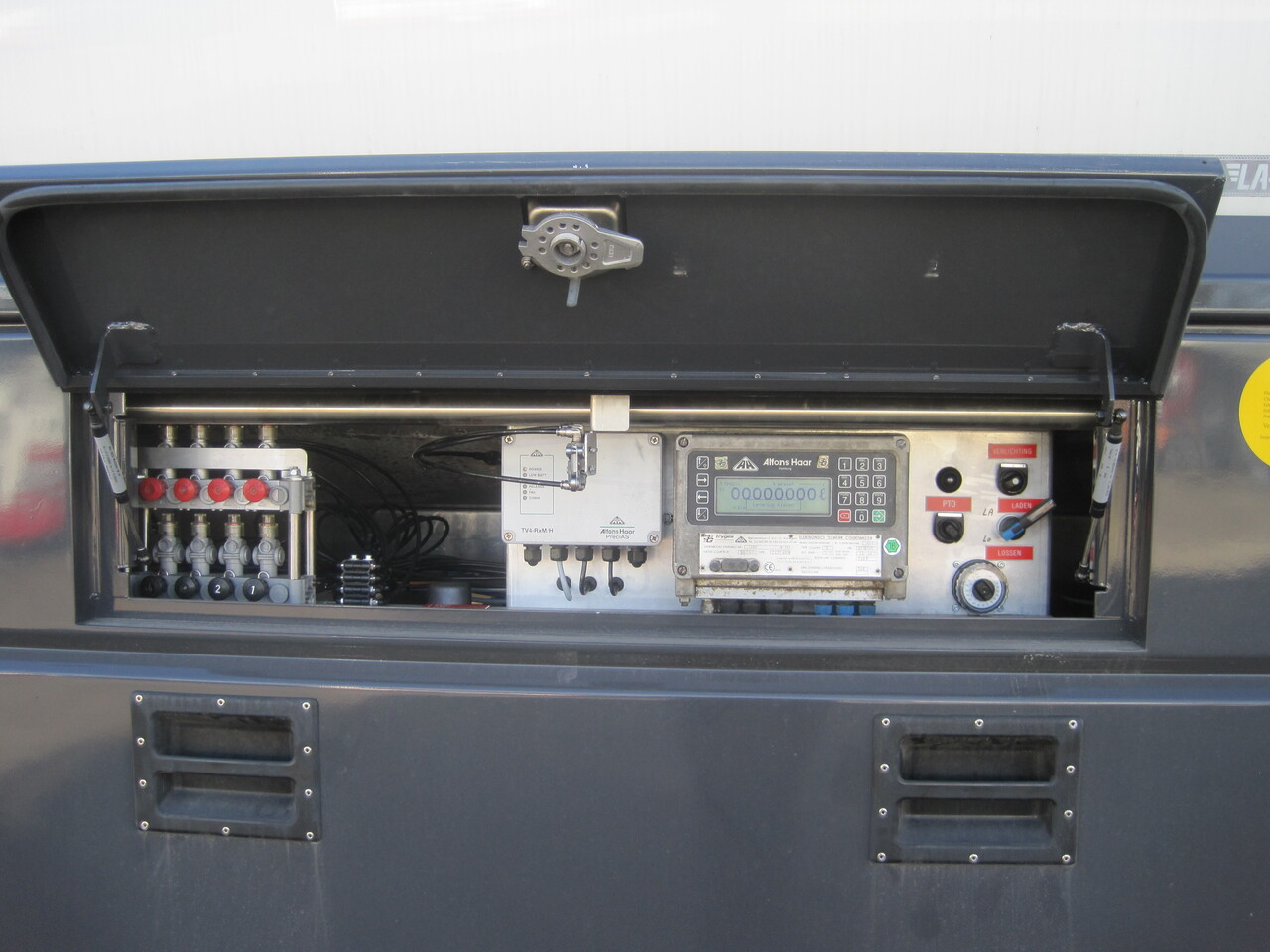 SCANIA G370 - Camion cisternă: Foto 2 SCANIA G370 - Camion cisternă: Foto 2