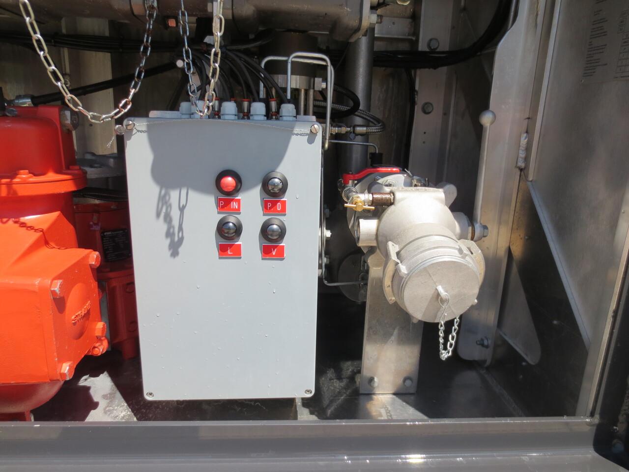 SCANIA G370 - Camion cisternă: Foto 4 SCANIA G370 - Camion cisternă: Foto 4