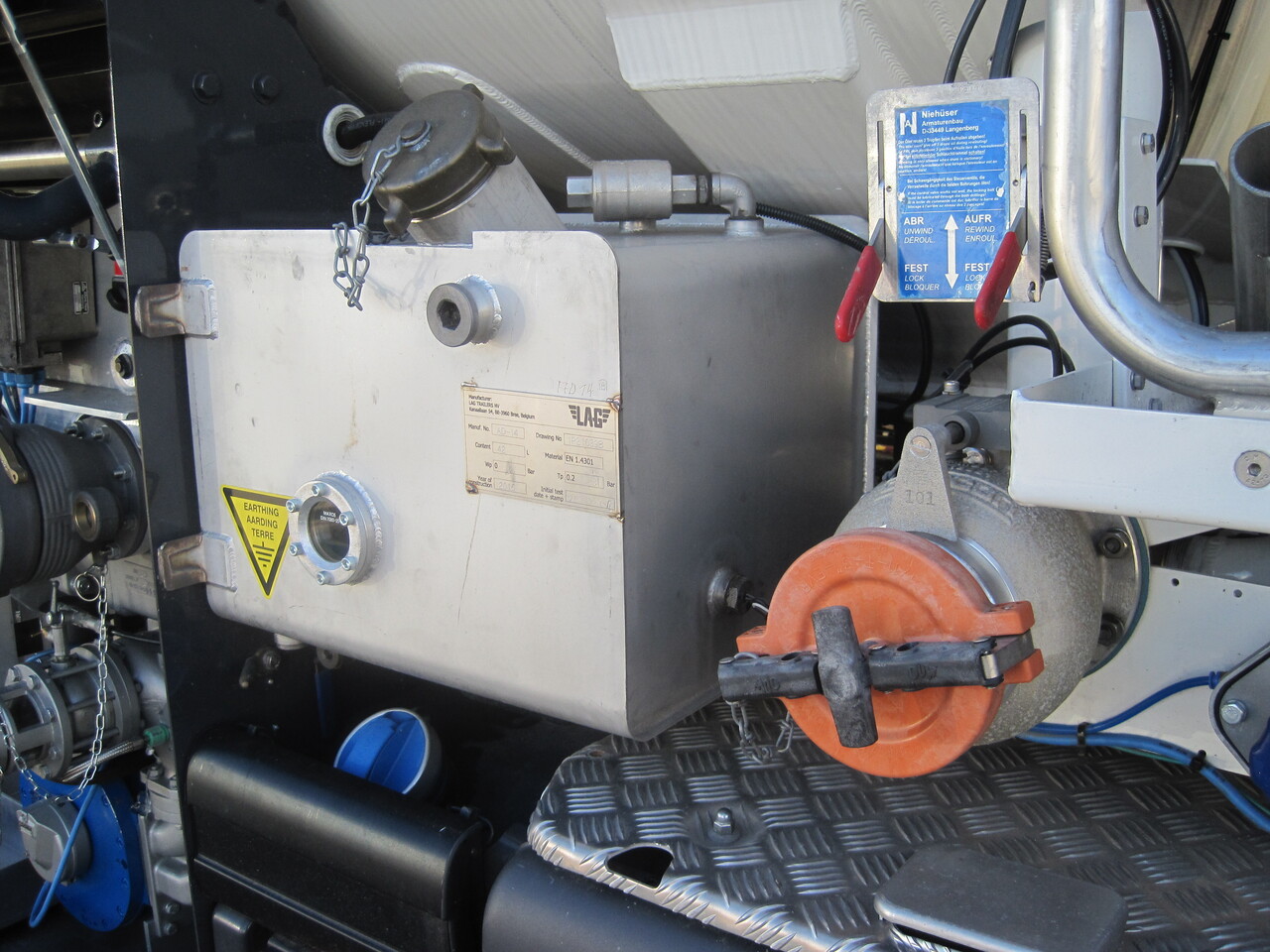 SCANIA G370 - Camion cisternă: Foto 5 SCANIA G370 - Camion cisternă: Foto 5