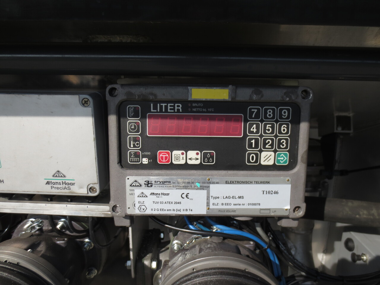 SCANIA G370 - Camion cisternă: Foto 2 SCANIA G370 - Camion cisternă: Foto 2