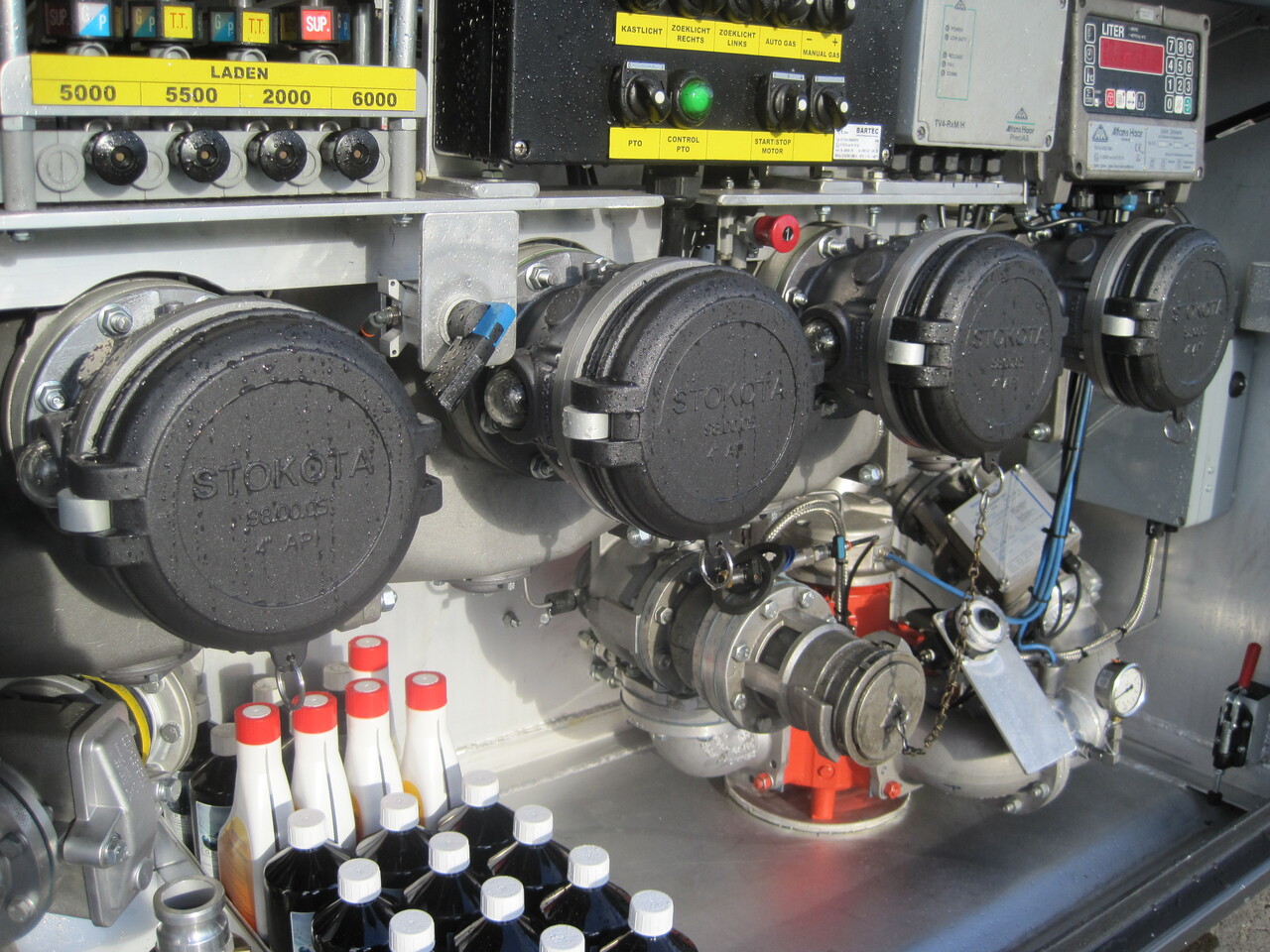 SCANIA G370 - Camion cisternă: Foto 5 SCANIA G370 - Camion cisternă: Foto 5