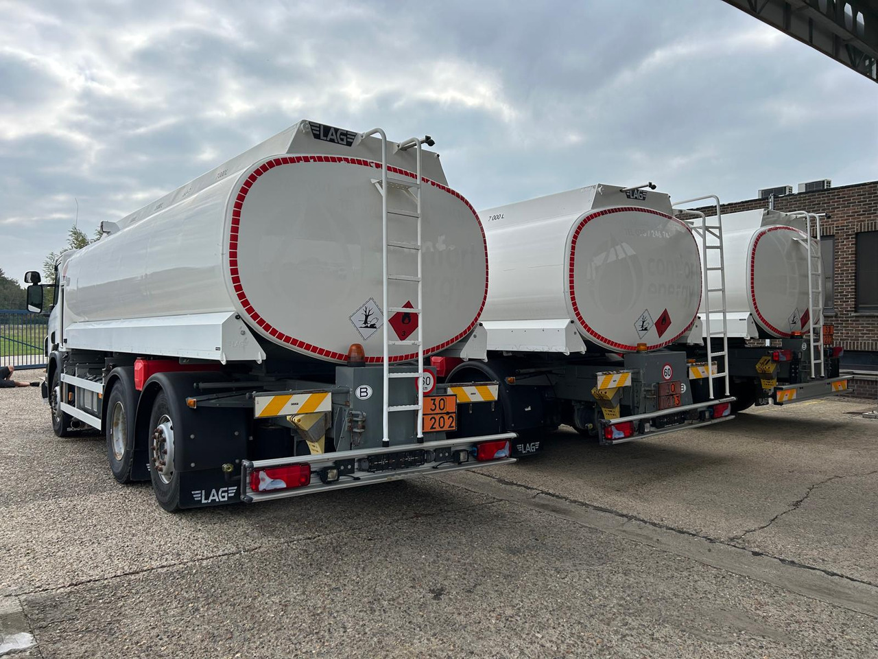 SCANIA P320/P360 (lot of 3) - Camion cisternă: Foto 4 SCANIA P320/P360 (lot of 3) - Camion cisternă: Foto 4