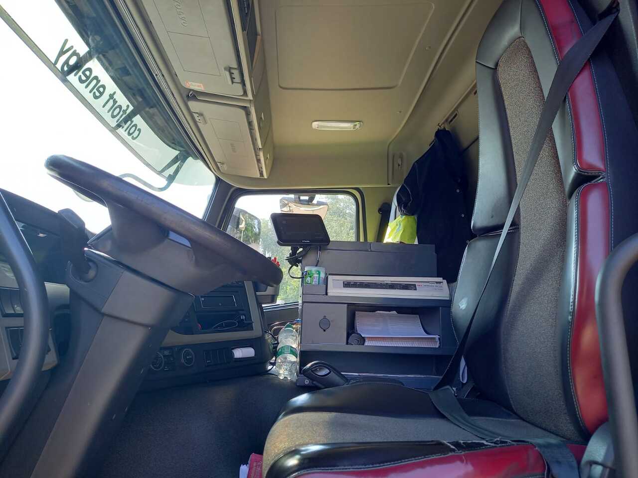 VOLVO FM - Camion cisternă: Foto 4 VOLVO FM - Camion cisternă: Foto 4