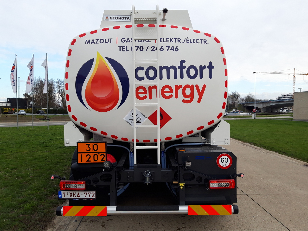 Camion cisternă VOLVO FM: Foto 14