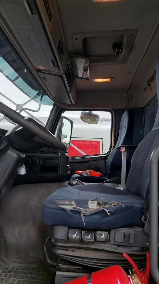 VOLVO FM - Camion cisternă: Foto 3 VOLVO FM - Camion cisternă: Foto 3