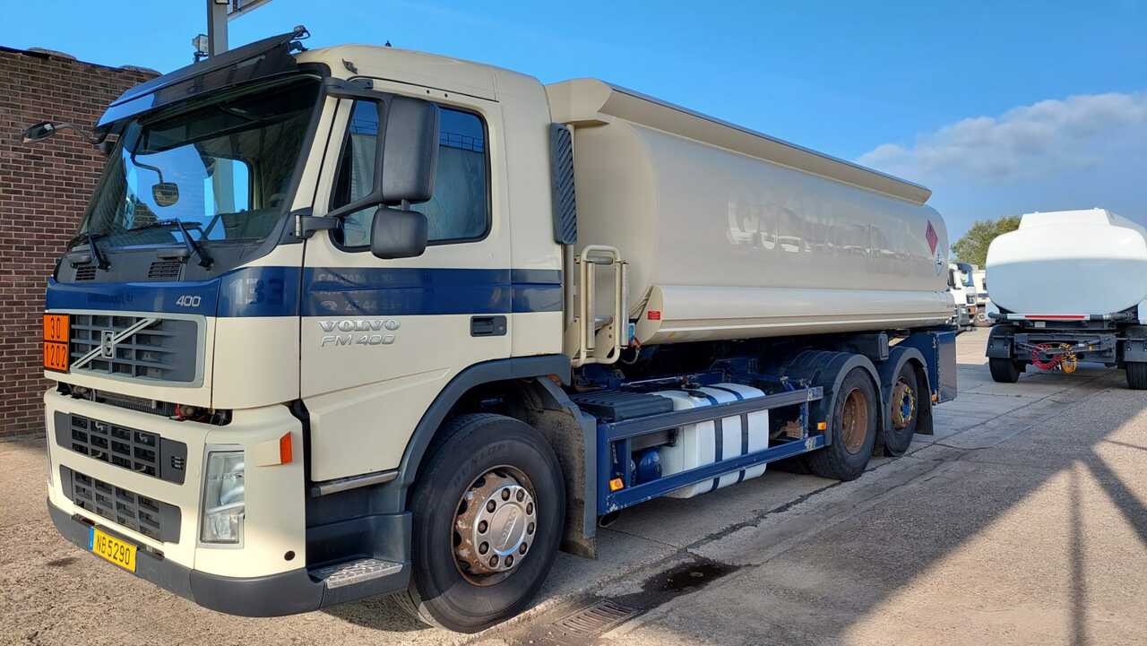 VOLVO FM - Camion cisternă: Foto 1 VOLVO FM - Camion cisternă: Foto 1