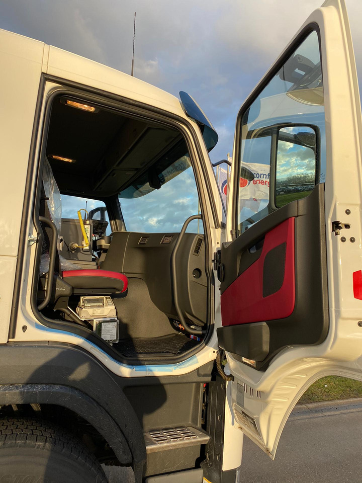 VOLVO FM - Camion cisternă: Foto 3 VOLVO FM - Camion cisternă: Foto 3