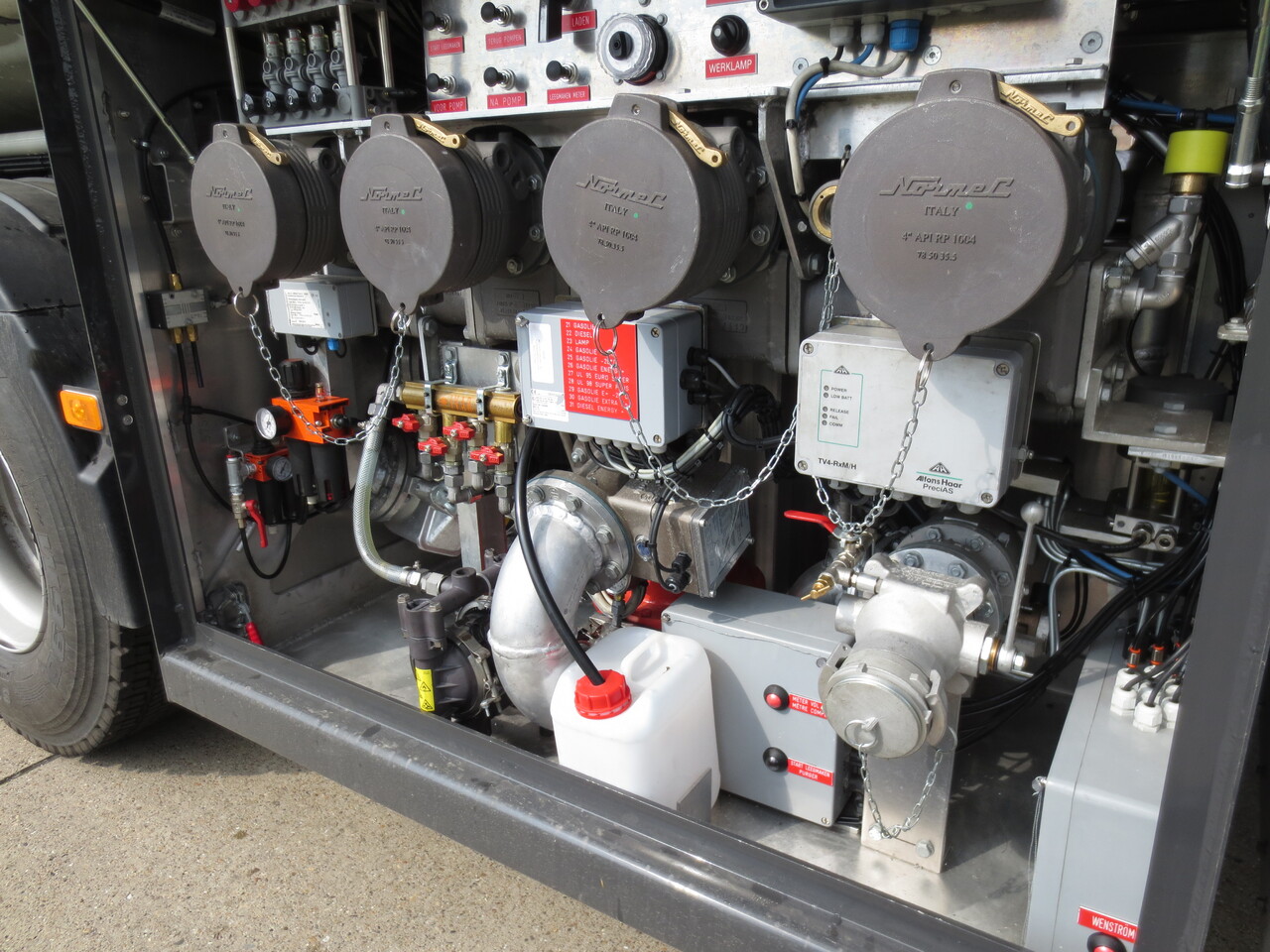 VOLVO FM - Camion cisternă: Foto 4 VOLVO FM - Camion cisternă: Foto 4