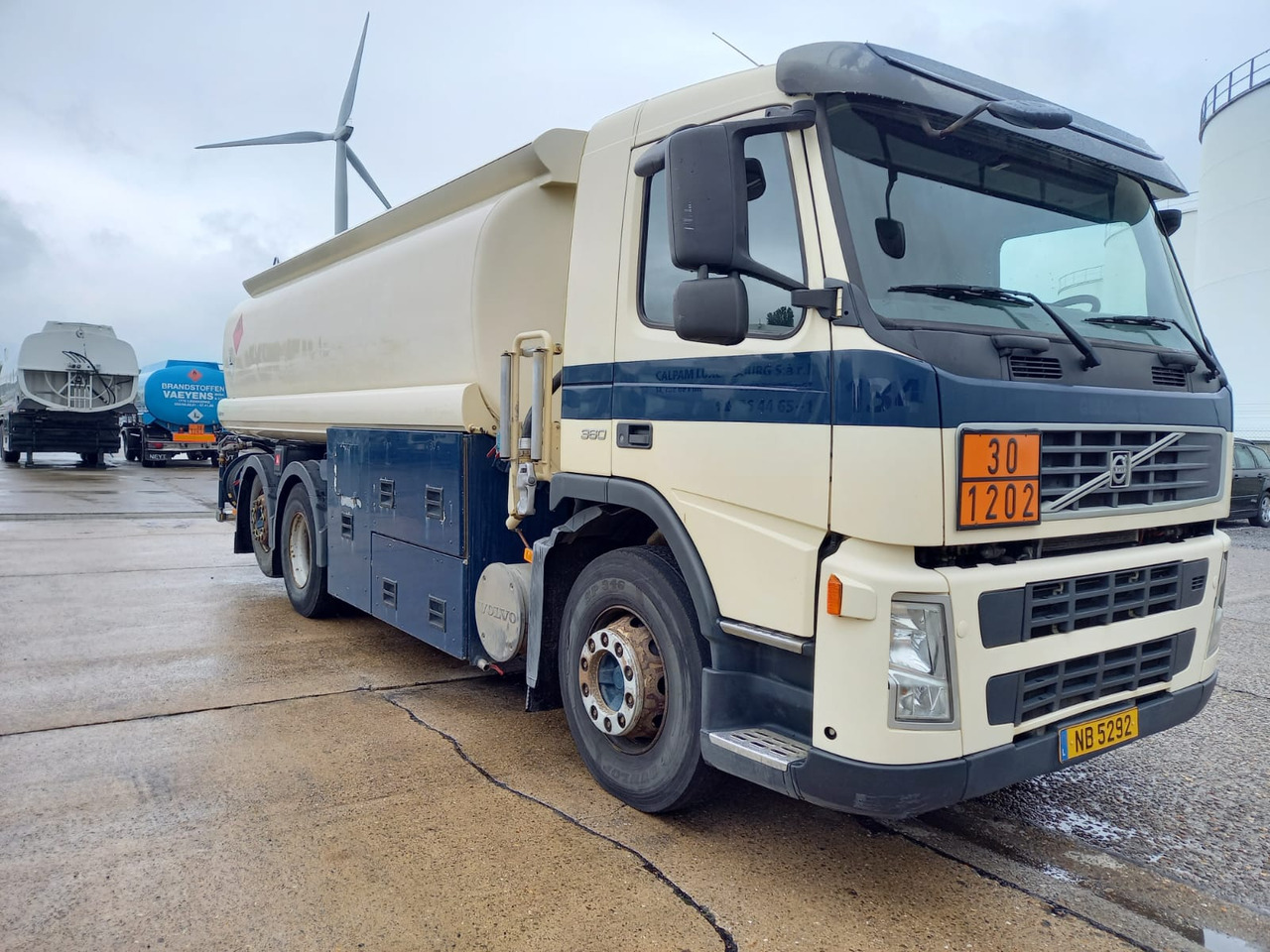 VOLVO FM (lot of 3) - Camion cisternă: Foto 3 VOLVO FM (lot of 3) - Camion cisternă: Foto 3