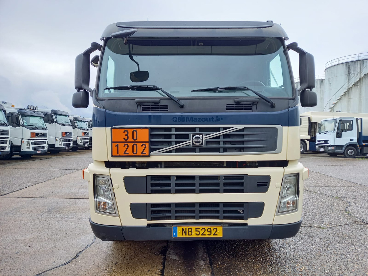 VOLVO FM (lot of 3) - Camion cisternă: Foto 2 VOLVO FM (lot of 3) - Camion cisternă: Foto 2