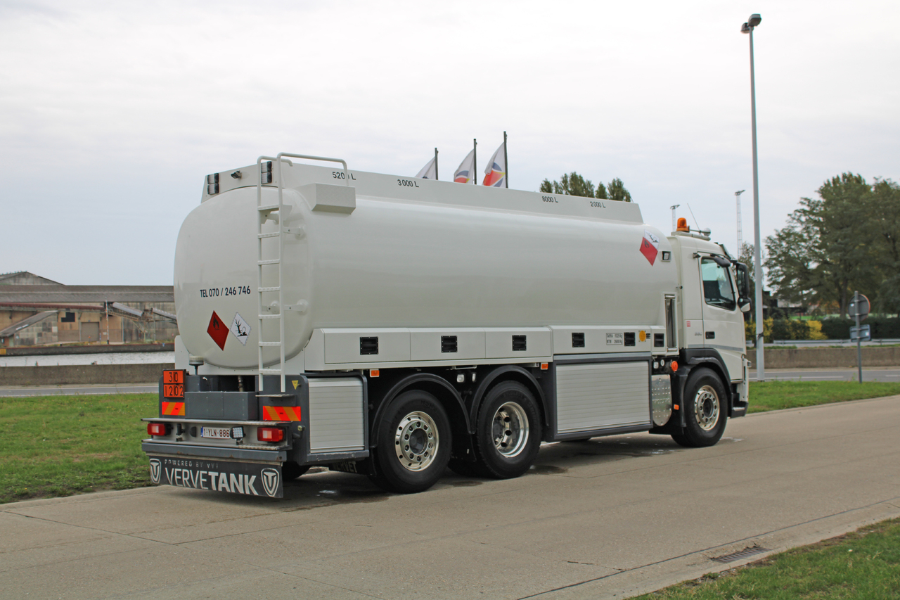 Camion cisternă Volvo FM: Foto 6