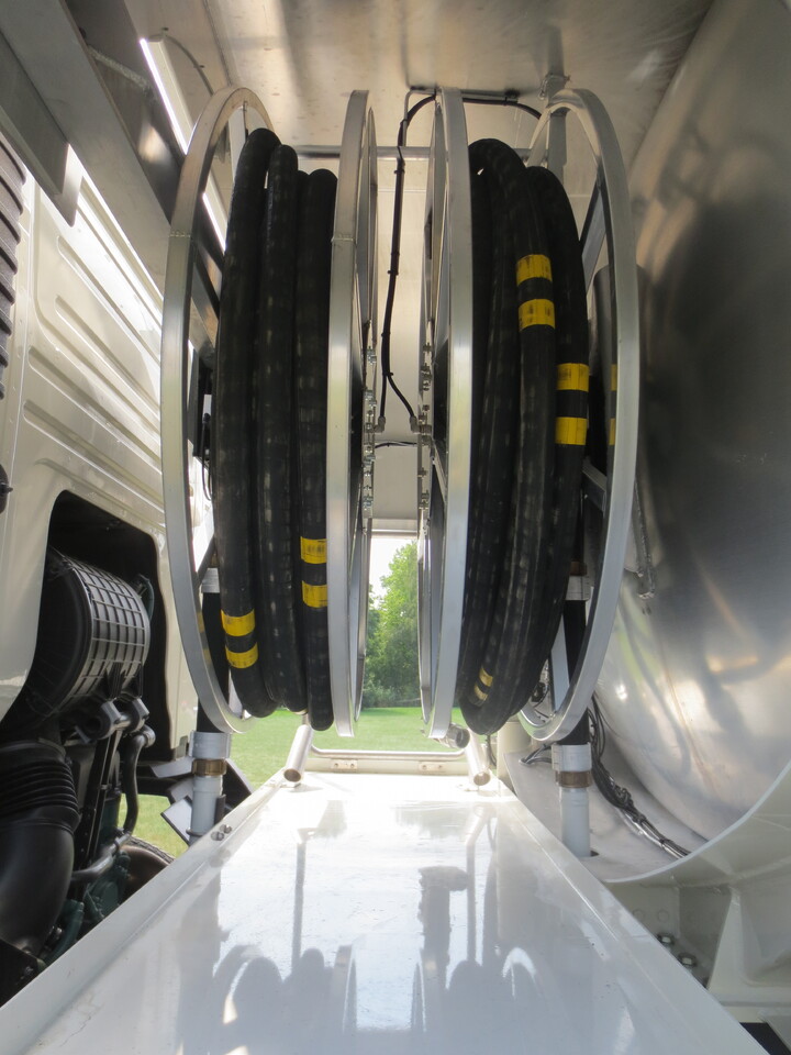 Volvo FM - Camion cisternă: Foto 5 Volvo FM - Camion cisternă: Foto 5