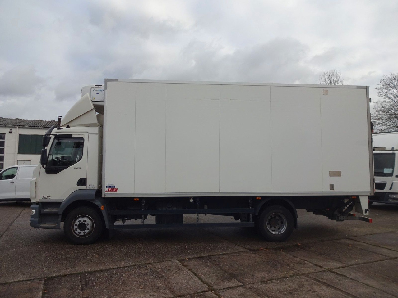 DAF LF 220, 16 T, LBW, Türen, Klima, Automat, Kamera - Camion frigider: Foto 4 DAF LF 220, 16 T, LBW, Türen, Klima, Automat, Kamera - Camion frigider: Foto 4