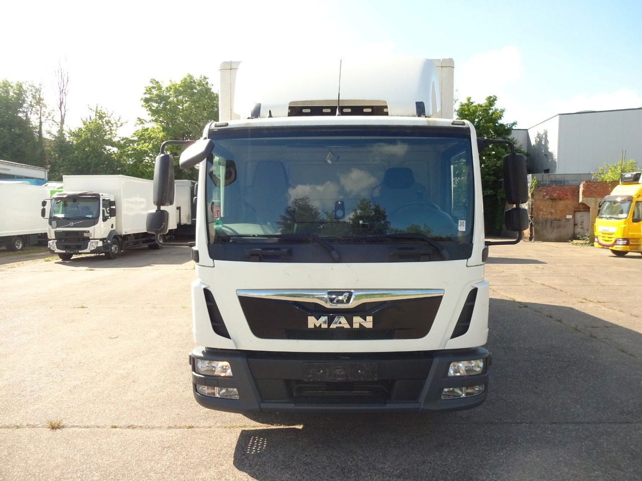 MAN TGL 8.190, LBW, Luft, Tempomat, Standheizung - Autoutilitară box: Foto 3 MAN TGL 8.190, LBW, Luft, Tempomat, Standheizung - Autoutilitară box: Foto 3