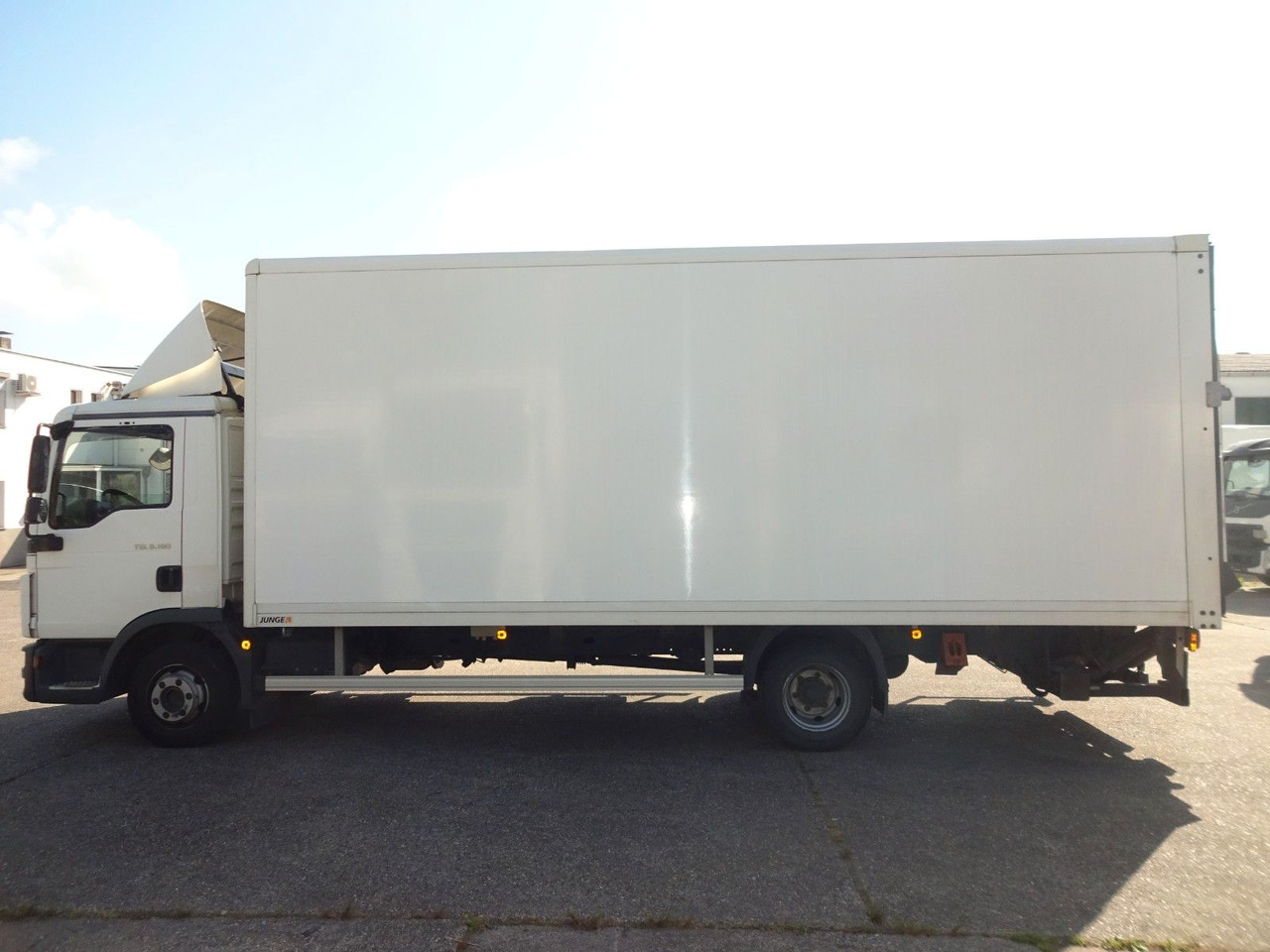 MAN TGL 8.190, LBW, Luft, Tempomat, Standheizung - Autoutilitară box: Foto 4 MAN TGL 8.190, LBW, Luft, Tempomat, Standheizung - Autoutilitară box: Foto 4
